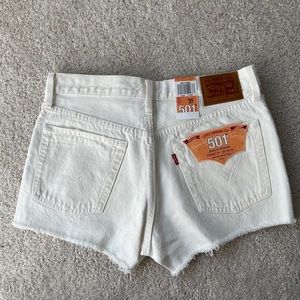 Levi’s 501 White Shorts 27
